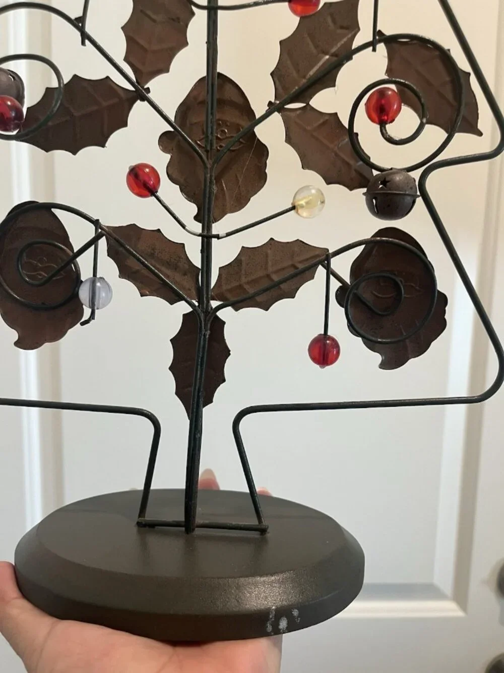 Rustic Tabletop Wire Metal Christmas Tree Farmhouse Santa & Holly Decor 21